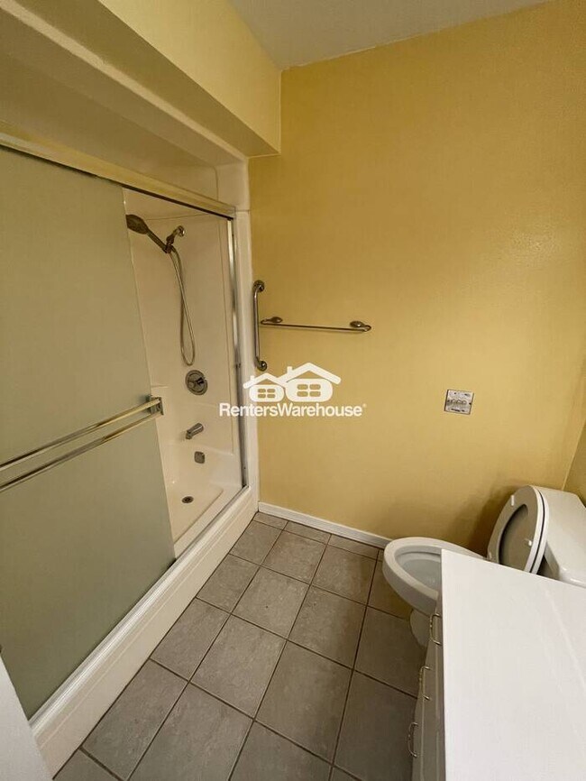 Building Photo - Your New Home, Clean and Bright 3Bd 2Ba fo...