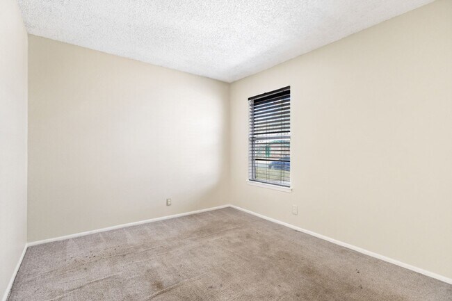 Building Photo - CASA ORO-4718