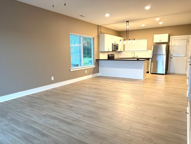 Building Photo - 401 Morring Rd