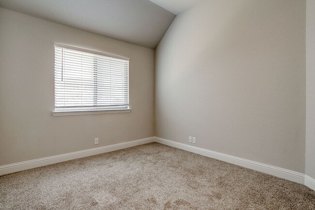 Building Photo - Amazing 3 Bed, 2 Bath Rental Available in the Highly Desirable Live Oak Creek- WSISD- 76108