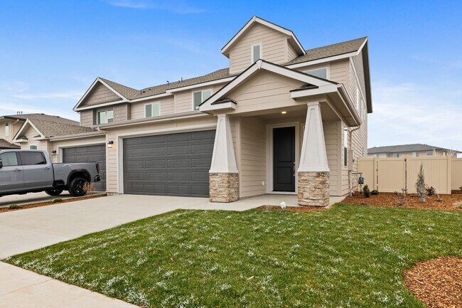 Building Photo - Move-In Ready Elegance - 4 Bedrooms! Pet Fridley!