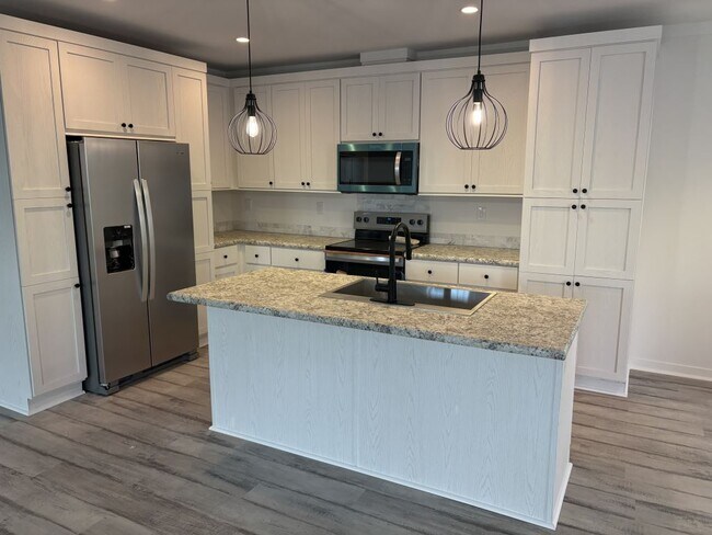 Building Photo - 3055 Lamplighter Dr