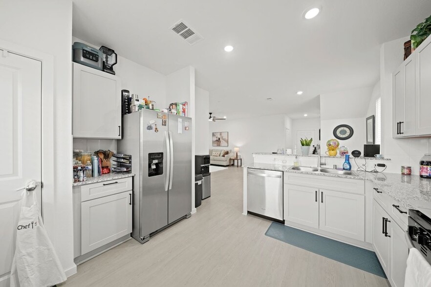 Building Photo - 26235 Arrowleaf Dr