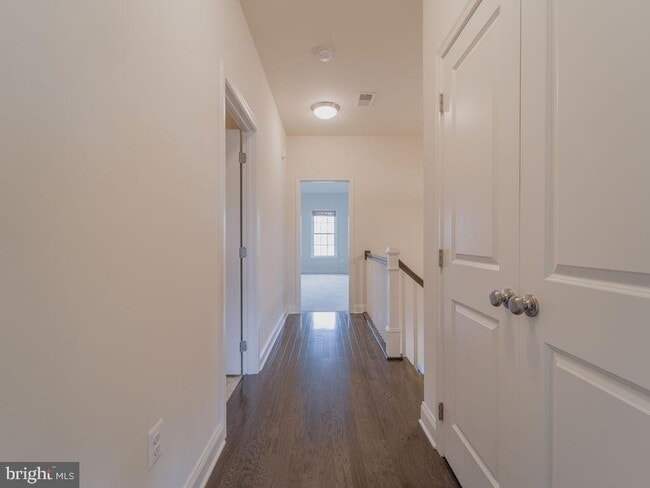 Building Photo - 22595 Windsor Locks Square