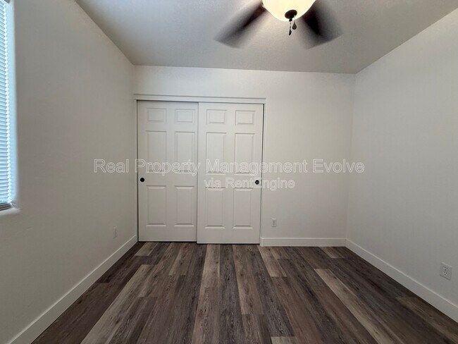 Building Photo - 2809 N 107th Dr