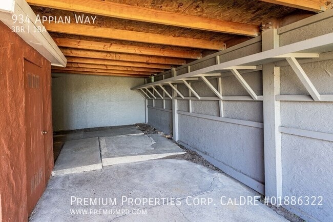 Building Photo - 934 Appian Way