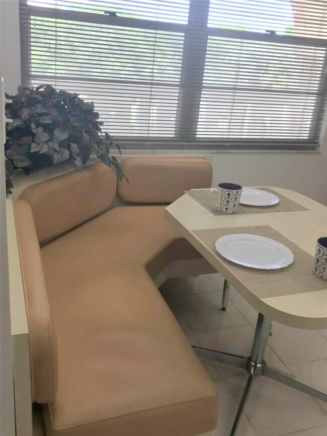 Building Photo - 2305 Lucaya Ln