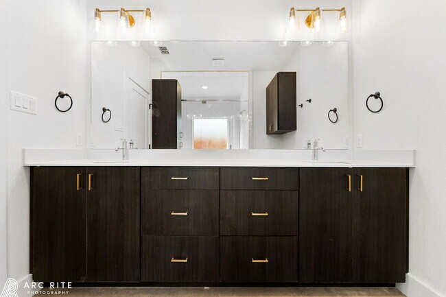 Building Photo - Pre-Leasing Fall of 2026!! Luxury Homes!!