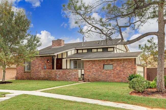 Building Photo - 4135 Breakwood Dr