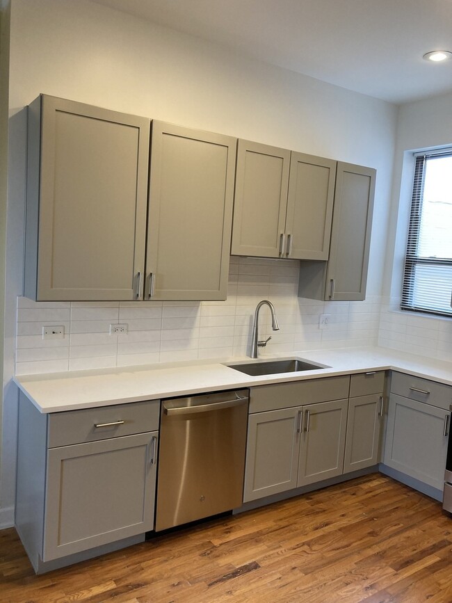 Building Photo - 4041 S Calumet Ave