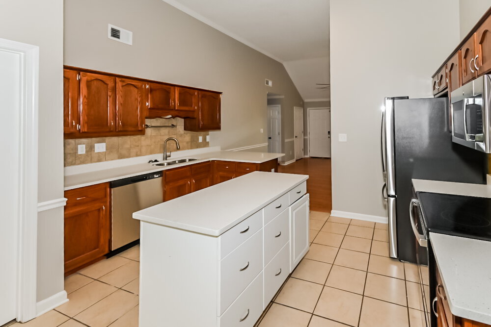 Building Photo - 6700 Black Oak Dr