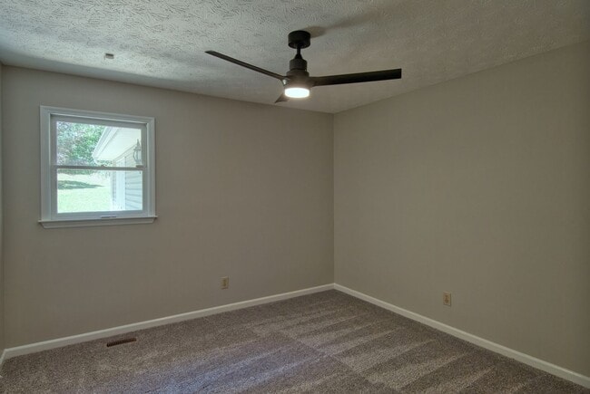Building Photo - 1110 Berkshire Dr