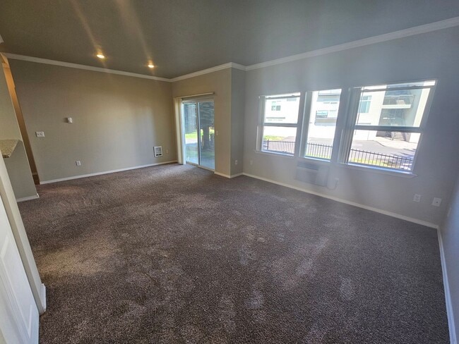 Building Photo - Beautiful condo in liberty lake