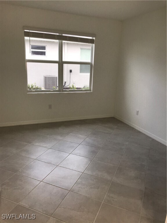 Building Photo - 2016 Vermont Ln