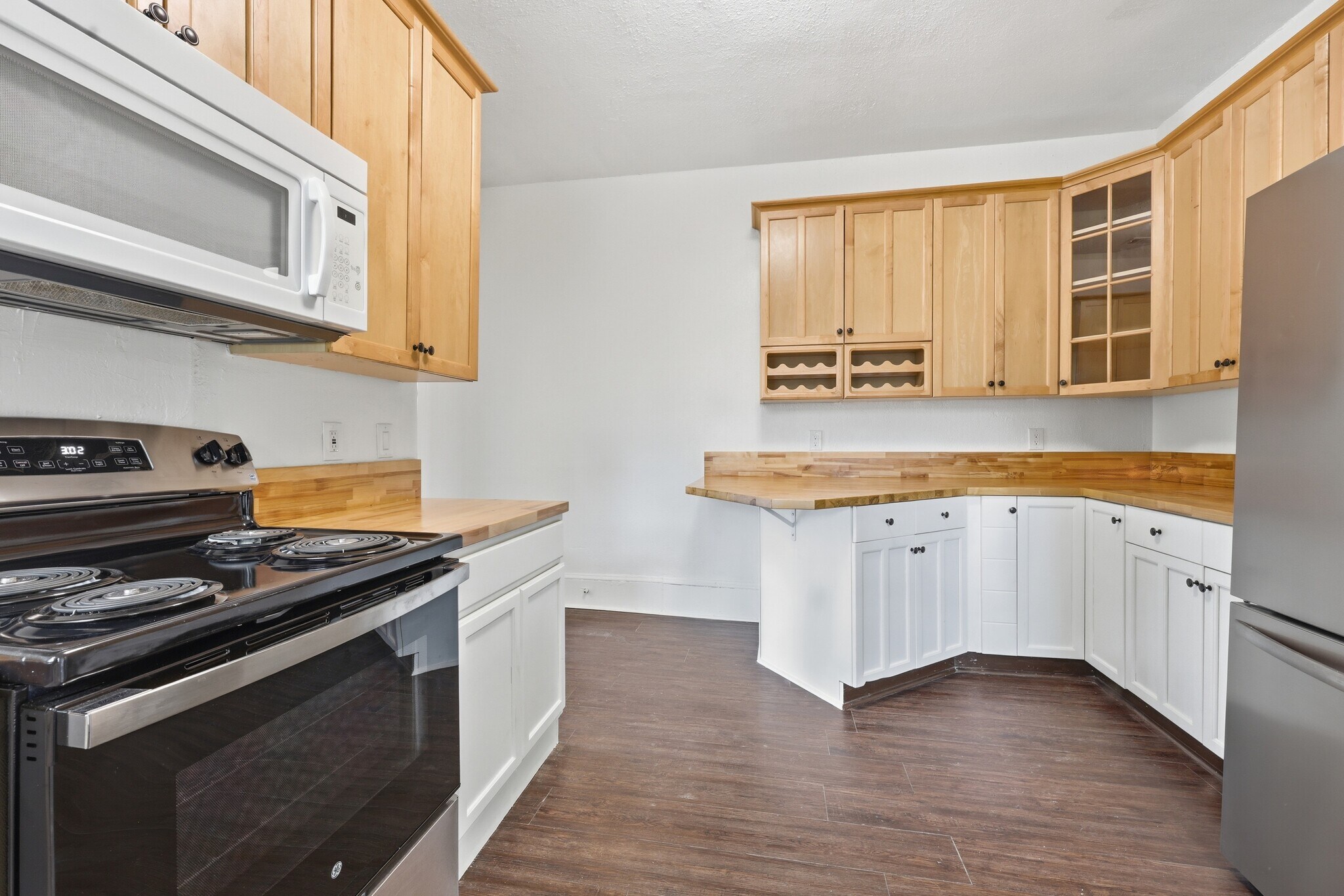 Kitchen - 2253 Herschel St