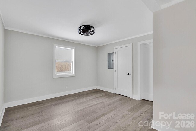 Building Photo - 2765 Long Cir