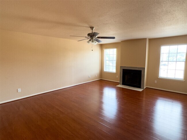 Building Photo - 9800 Pagewood Ln