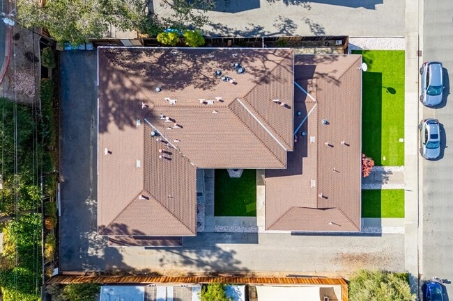 Building Photo - 22434 Salem Ave