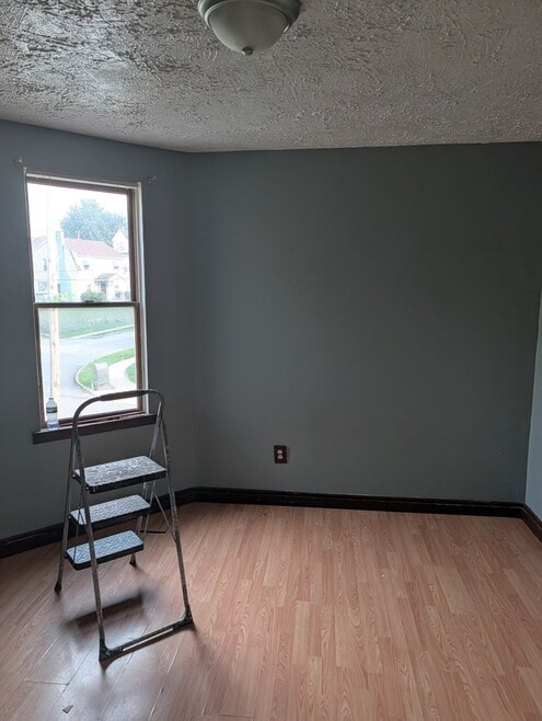 Building Photo - 120 Custer Ave