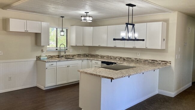 Building Photo - 4850 Amanda Dr