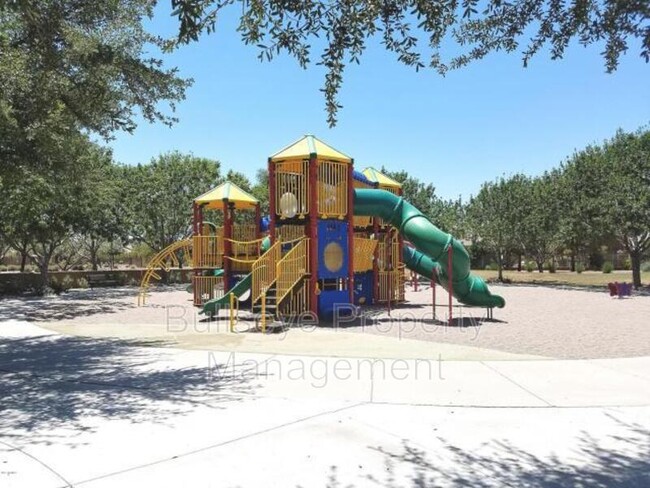 Building Photo - 2767 S Southwind Dr