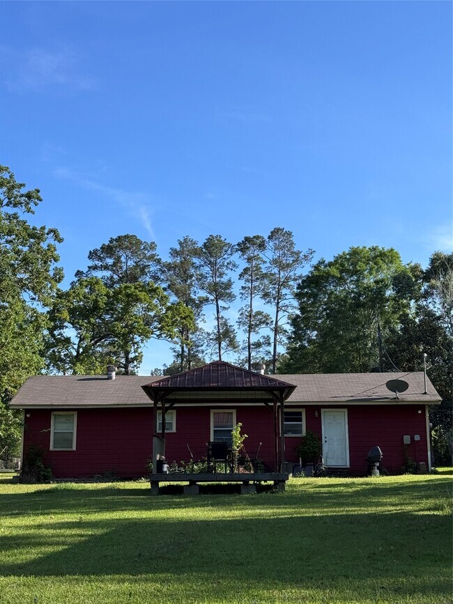 Building Photo - 479 County Rd
