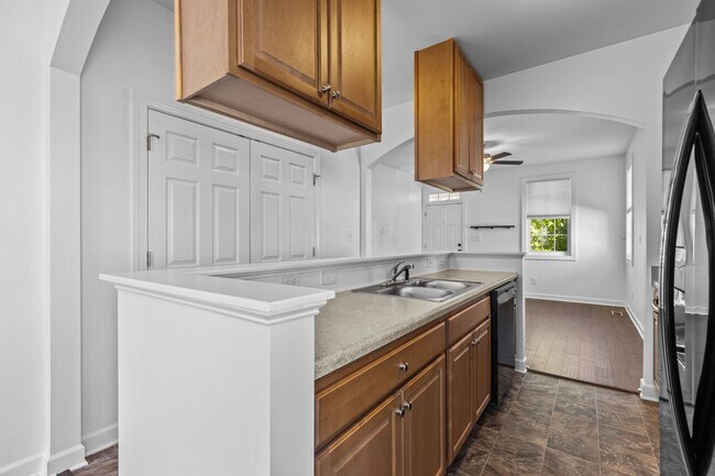 Building Photo - Gorgeous 3 Bedroom Home in Downtown Raleig...