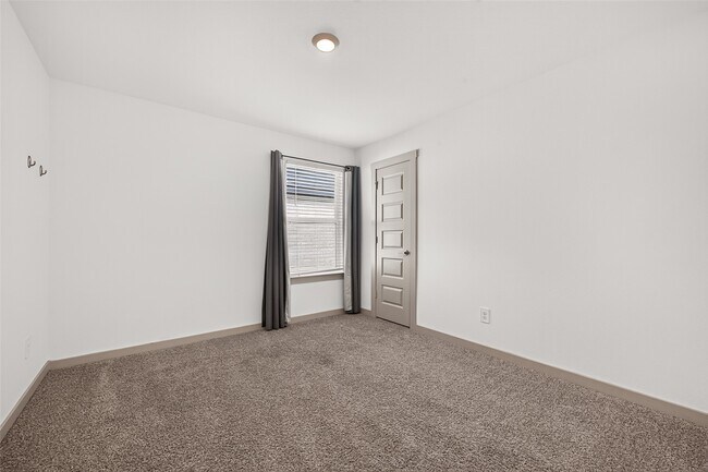 Building Photo - 28926 Yachting Pt Ct