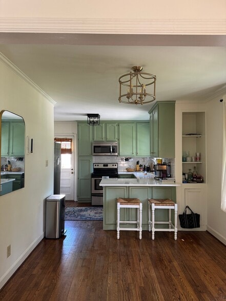 Building Photo - 2944 Primrose Cir