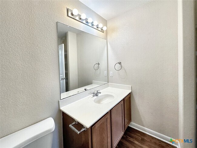 Building Photo - 148 Rush Haven