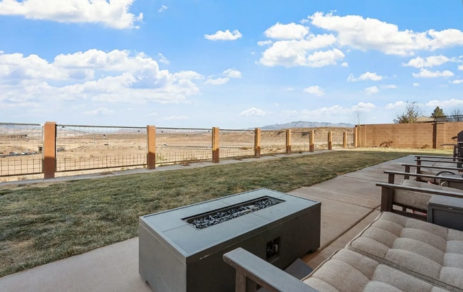 Building Photo - Gorgeous 4 Bedroom Home Surrounded by the Desert Landscape of Southern Utah