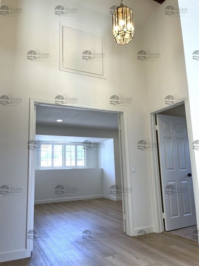 Building Photo - Shadowridge  Gorgeous 3 Bedroom Home In Desirable Neighborhood / Vista