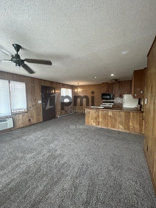 Building Photo - 955 4th St