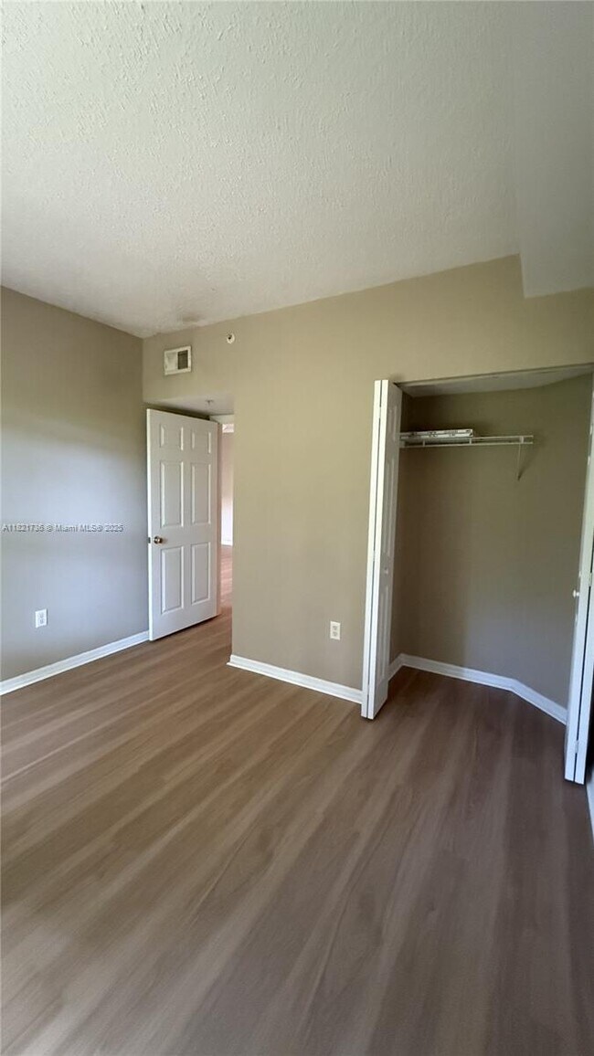 Building Photo - 1103 Tuscany Way
