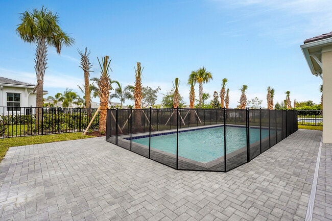 Building Photo - 9341 Crestview Cir