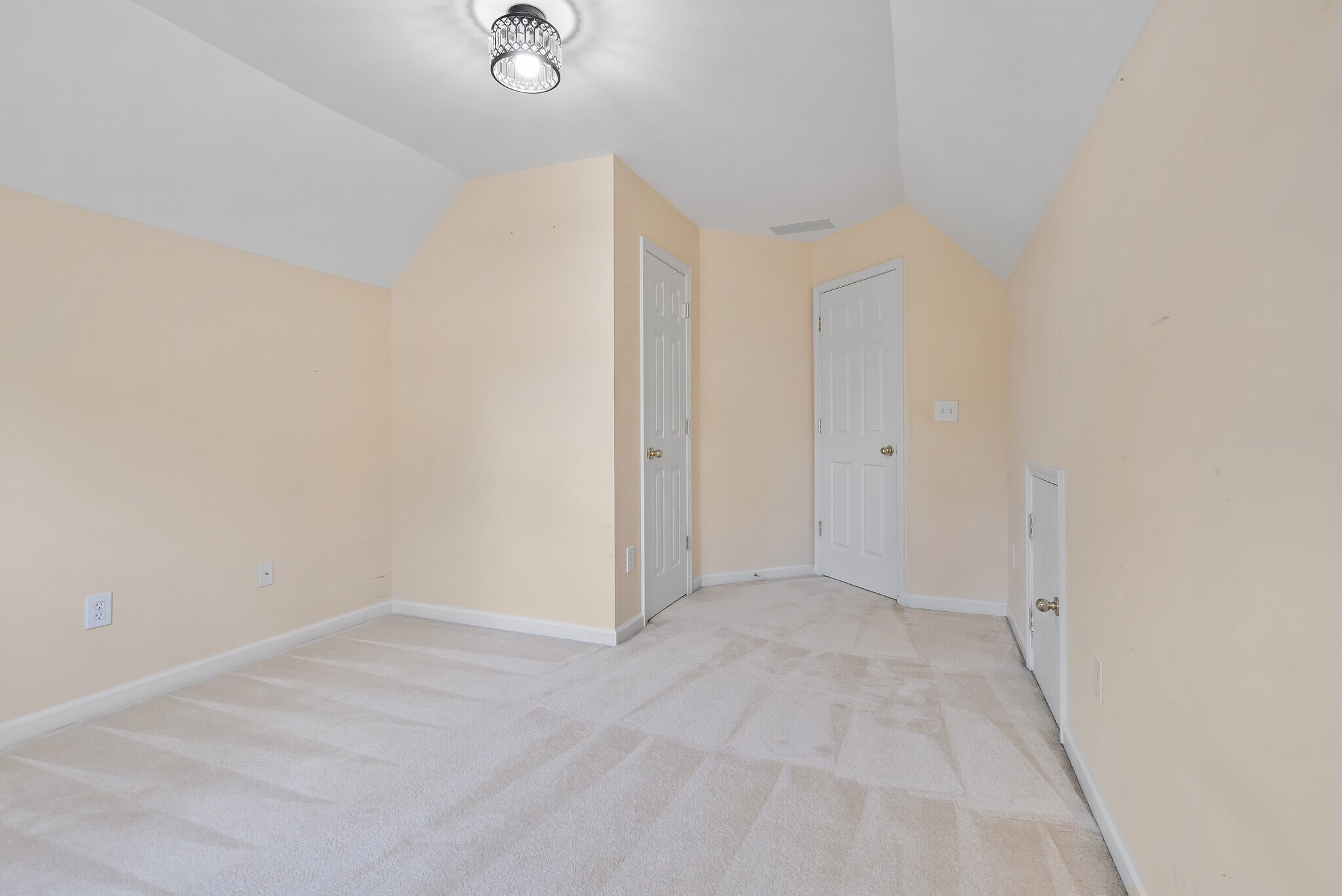 Building Photo - 847 Edgeley Ln
