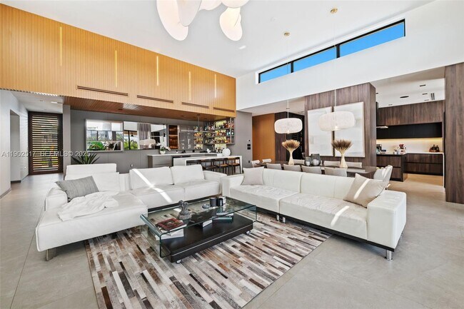 Building Photo - 655 Layne Blvd