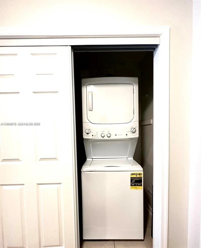 Building Photo - 2431 SW 58th Manor