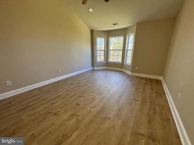 Building Photo - 237 Westbrook Dr