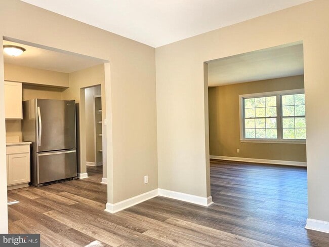 Building Photo - 2 Kelly Ct