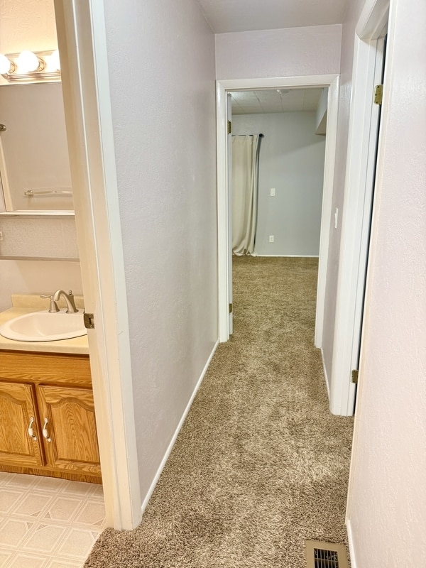 Building Photo - 7426 S 700 E