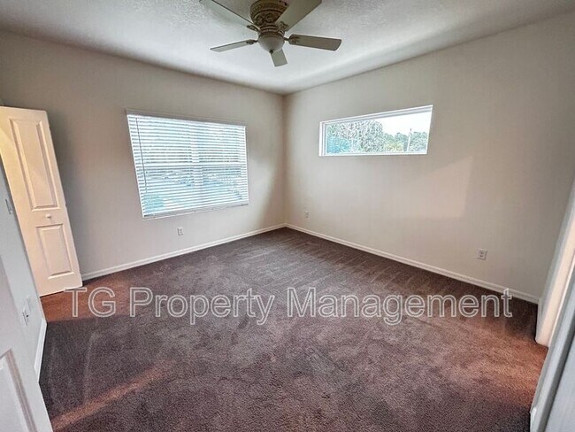 Building Photo - 379 Annies Pl