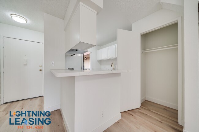 Building Photo - 6827 Whitsett Ave