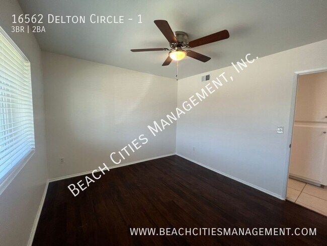 Building Photo - 16562 Delton Cir