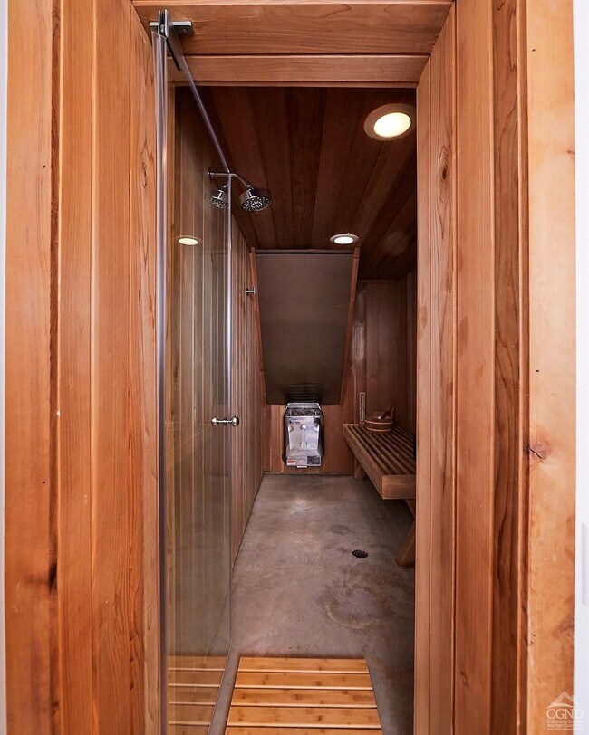 Building Photo - 40 Hellbrook Ln