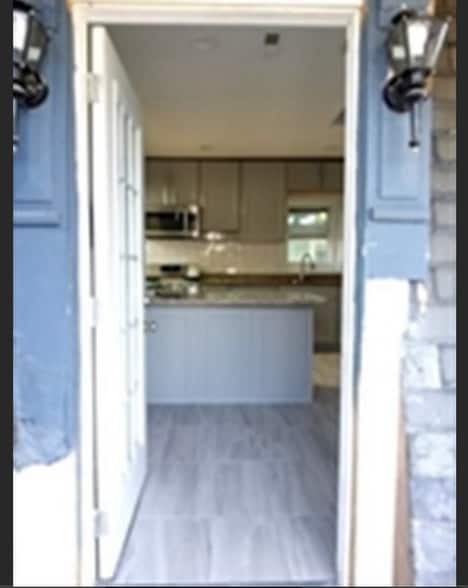 Building Photo - 50 Perrin St