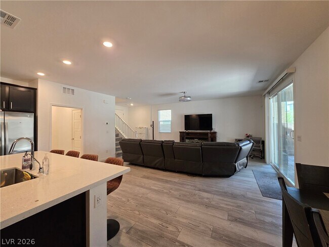 Building Photo - 2990 Overlook Brk St