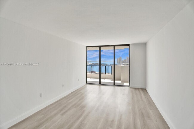 Building Photo - 555 NE 15th St