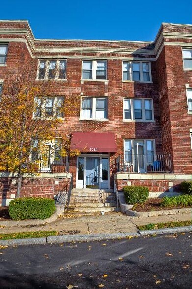 Building Photo - 1715 Commonwealth Ave