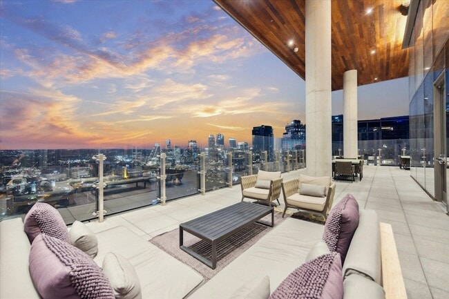 Building Photo - 44 East Ave